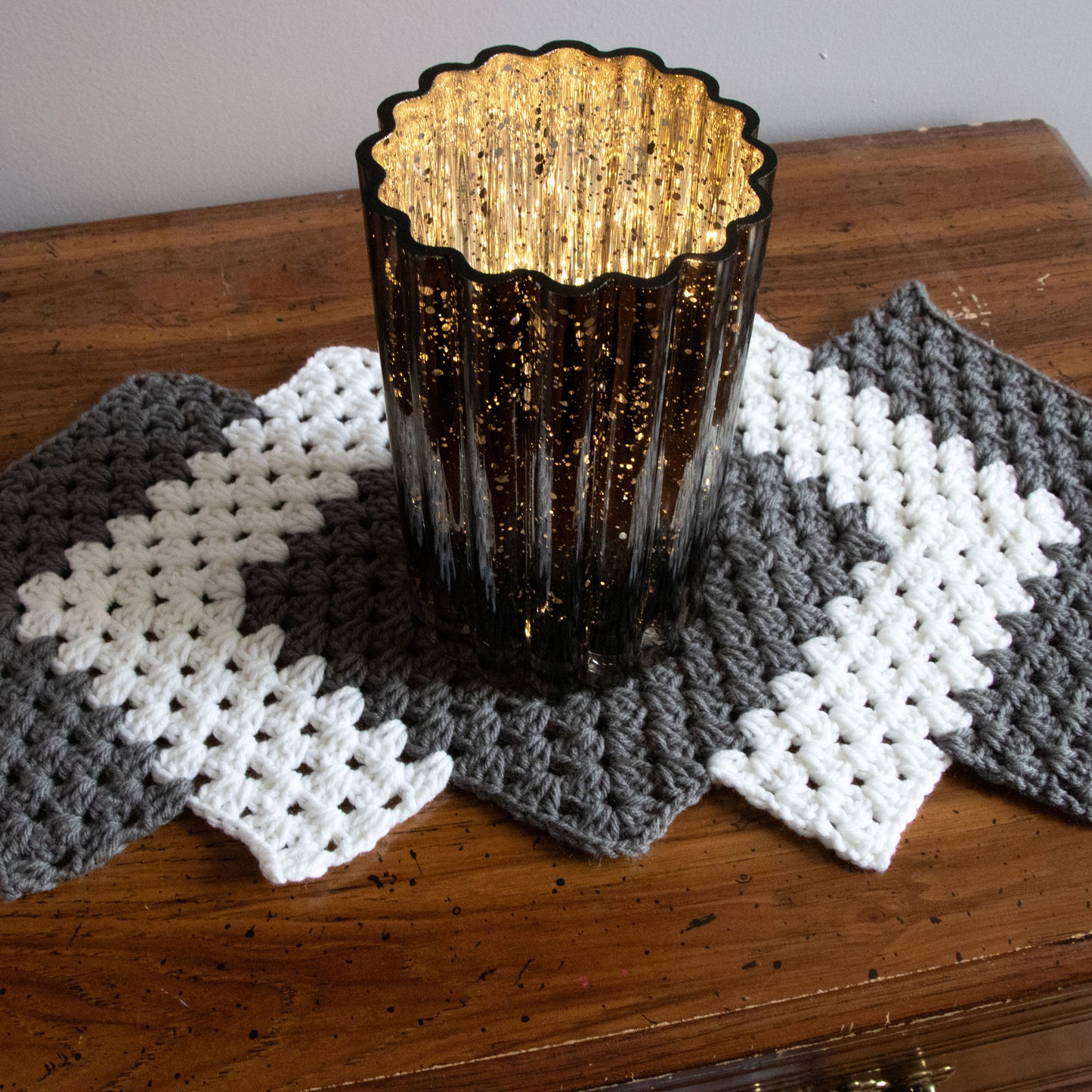 Table Runner (Gray and White)